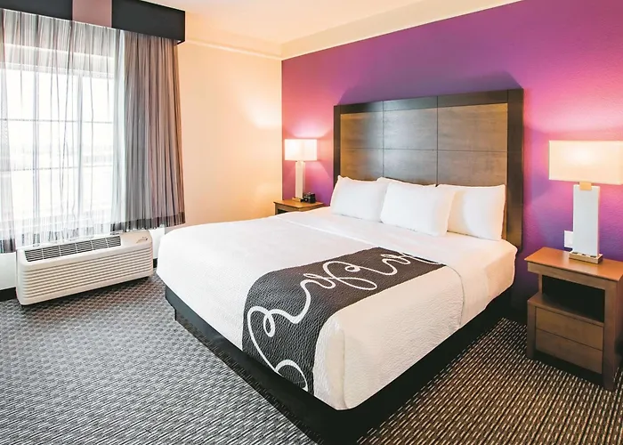 La Quinta By Wyndham Worth View Hotel