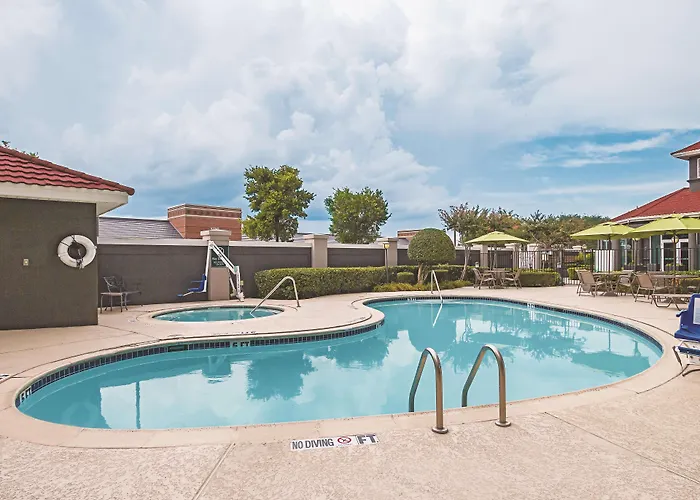 La Quinta By Wyndham Worth View Hotel