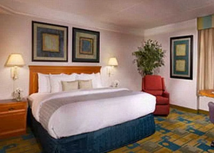 La Quinta By Wyndham Worth View Hotel Fort Worth